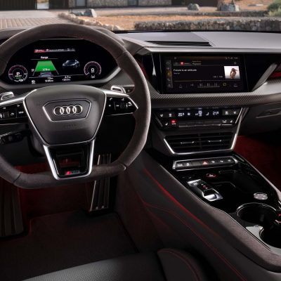 Do Audi cars have Apple CarPlay? yes